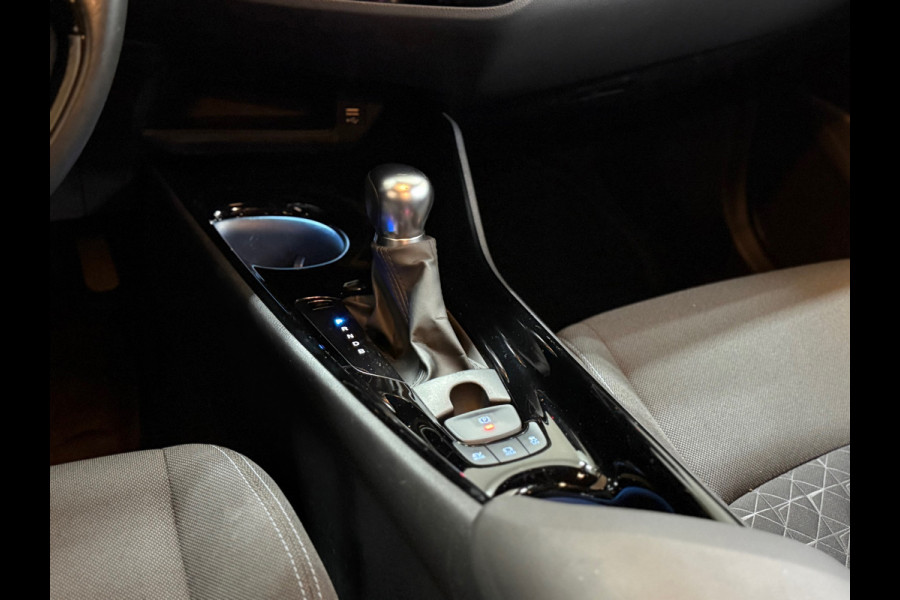 Toyota C-HR 1.8 Hybrid Business Plus | 18' inch | Camera | Carplay | LED | DAB | Adaptive Cruise Control