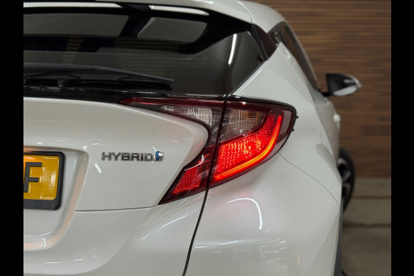Toyota C-HR 1.8 Hybrid Business Plus | 18' inch | Camera | Carplay | LED | DAB | Adaptive Cruise Control