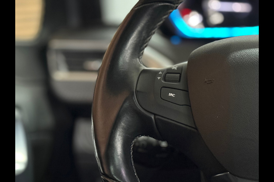 Peugeot 2008 1.2 PureTech 130 PK Allure | Half Leer | Trekhaak | 16' inch | Pano | Camera | Dealer Onderhouden