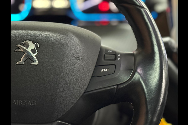 Peugeot 2008 1.2 PureTech 130 PK Allure | Half Leer | Trekhaak | 16' inch | Pano | Camera | Dealer Onderhouden