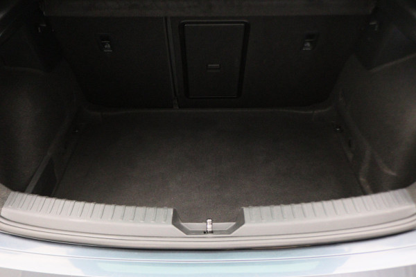 Seat Leon 1.0 TSI FR Launch Edition Virtual Cockpit, ACC, Apple Carplay, Sfeerverlichting, LED, DAB, 17"