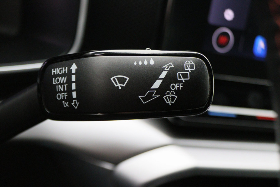 Seat Leon 1.0 TSI FR Launch Edition Virtual Cockpit, ACC, Apple Carplay, Sfeerverlichting, LED, DAB, 17"