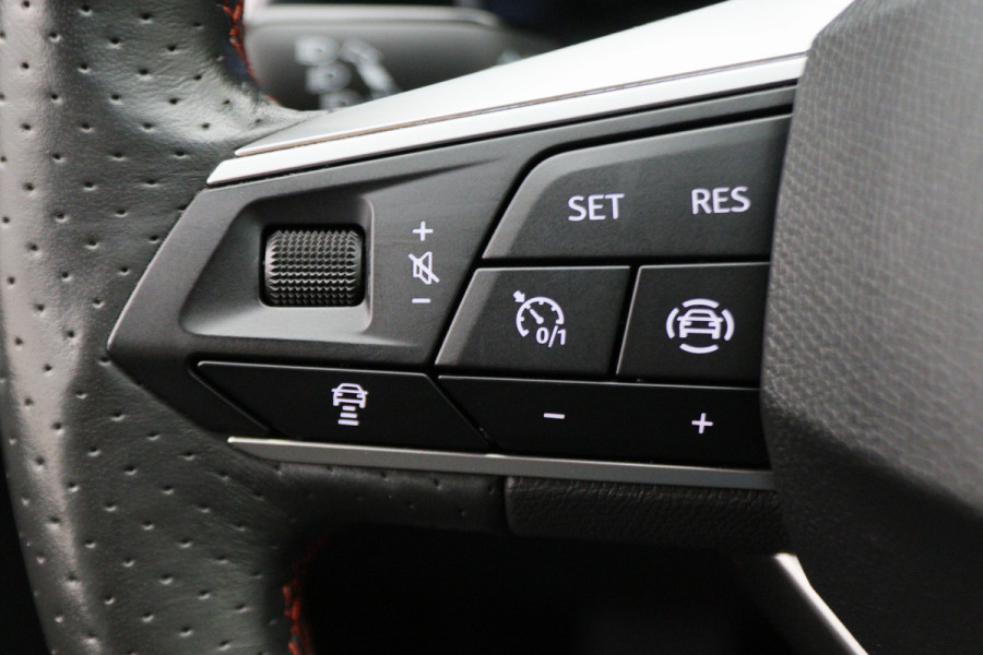 Seat Leon 1.0 TSI FR Launch Edition Virtual Cockpit, ACC, Apple Carplay, Sfeerverlichting, LED, DAB, 17"