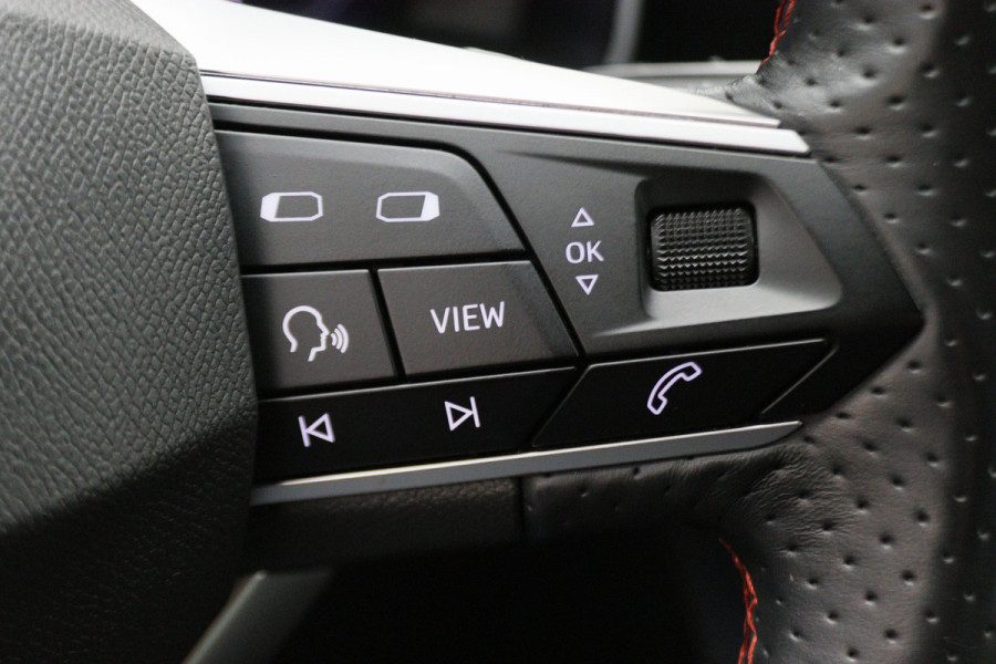 Seat Leon 1.0 TSI FR Launch Edition Virtual Cockpit, ACC, Apple Carplay, Sfeerverlichting, LED, DAB, 17"