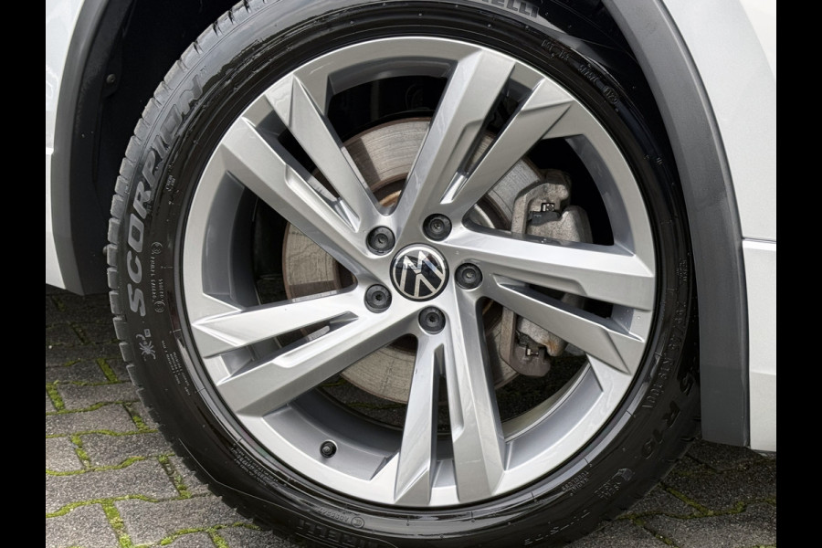 Volkswagen Tiguan 1.4 TSI eHybrid R-Line Bns | Pano | ACC | Matrix LED | Winter Pack | Camera