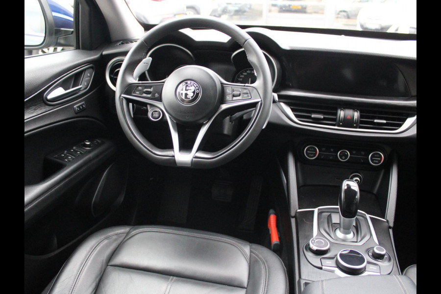 Alfa Romeo Stelvio 2.2d Super | LEDEREN BEKLEDING | 20" LICHTMETALEN VELGEN |