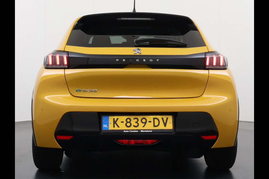 Peugeot e-208 EV 50kWh Navi 360°Camera Apple Carplay Android 1/2 Leer Ecc Cruise Control Allure SOH 90% Lmv 16" Led lane Assist DAB Bluetooth Regen-Lichtsensor Isofix Keyless 1e Eigenaar Origineel Nederlandse Auto