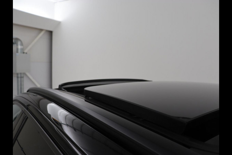 Peugeot 3008 1.6 HYbrid 225 GT Line | Panoramadak | Leder/Alcantara | Stoelverwarming | Camera | Carplay | Adaptive cruise | Navigatie | Keyless | Full LED | 19'' | Sfeerverlichting | PHEV | Plug In