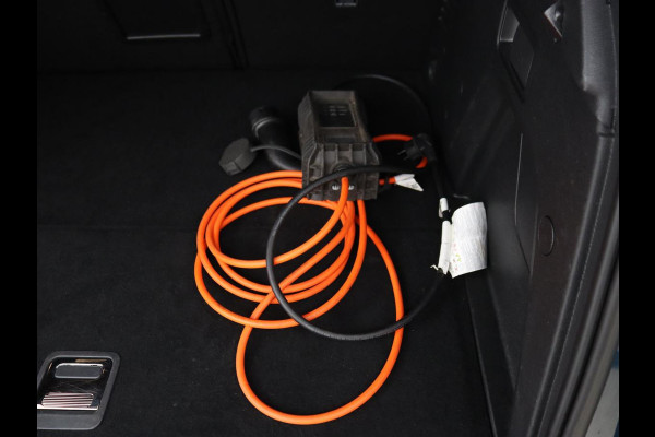Peugeot 3008 1.6 HYbrid 225 GT Line | Panoramadak | Leder/Alcantara | Stoelverwarming | Camera | Carplay | Adaptive cruise | Navigatie | Keyless | Full LED | 19'' | Sfeerverlichting | PHEV | Plug In