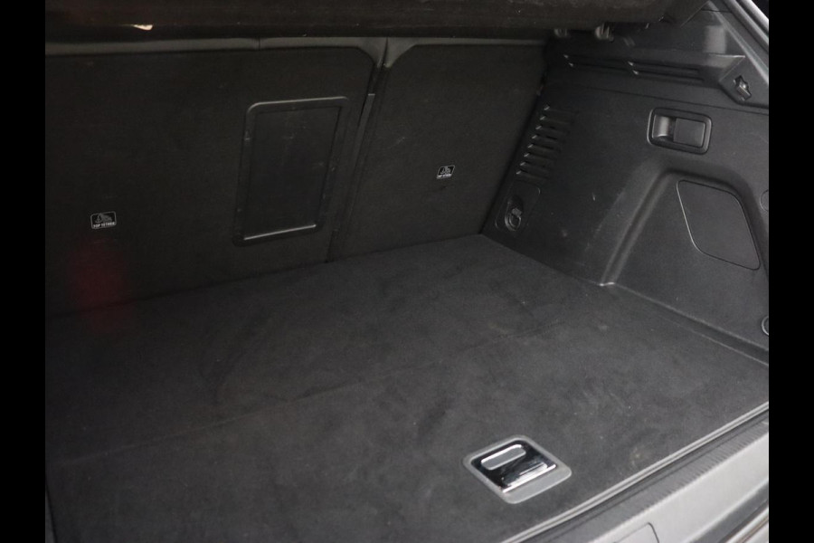 Peugeot 3008 1.6 HYbrid 225 GT Line | Panoramadak | Leder/Alcantara | Stoelverwarming | Camera | Carplay | Adaptive cruise | Navigatie | Keyless | Full LED | 19'' | Sfeerverlichting | PHEV | Plug In