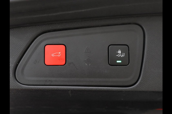 Peugeot 3008 1.6 HYbrid 225 GT Line | Panoramadak | Leder/Alcantara | Stoelverwarming | Camera | Carplay | Adaptive cruise | Navigatie | Keyless | Full LED | 19'' | Sfeerverlichting | PHEV | Plug In