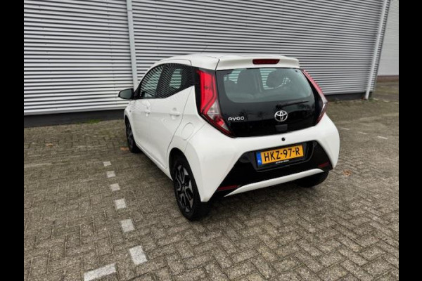 Toyota Aygo 1.0 VVT-i x-JBL,Carplay,achteruitrijcamera,airco,lm velgen