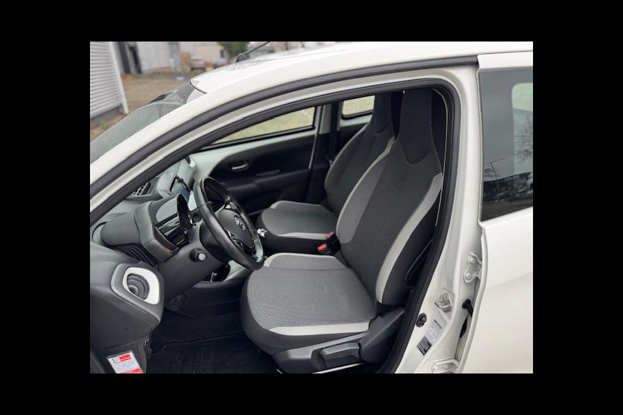 Toyota Aygo 1.0 VVT-i x-JBL,Carplay,achteruitrijcamera,airco,lm velgen