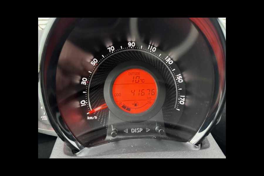 Toyota Aygo 1.0 VVT-i x-JBL,Carplay,achteruitrijcamera,airco,lm velgen