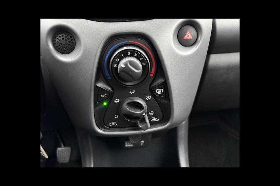 Toyota Aygo 1.0 VVT-i x-JBL,Carplay,achteruitrijcamera,airco,lm velgen