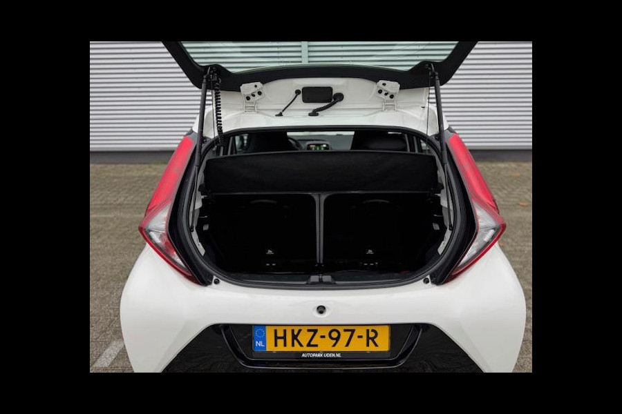 Toyota Aygo 1.0 VVT-i x-JBL,Carplay,achteruitrijcamera,airco,lm velgen