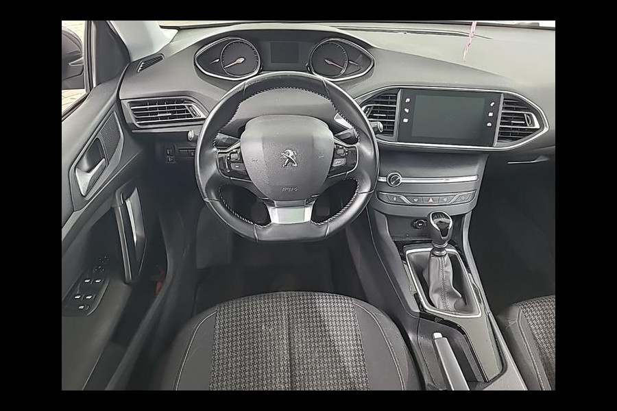 Peugeot 308 1.2 PureTech Executive | Panorama | Navi | Camera |