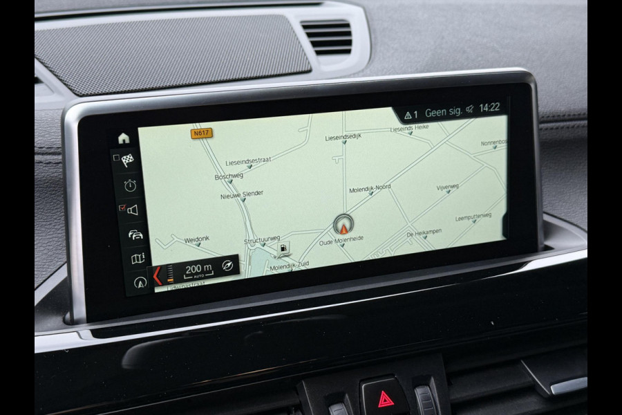 BMW X2 sDrive20i M SPORT | LEDER | PANORAMA | STOELVERWARMING | 18 INCH LM VELGEN |