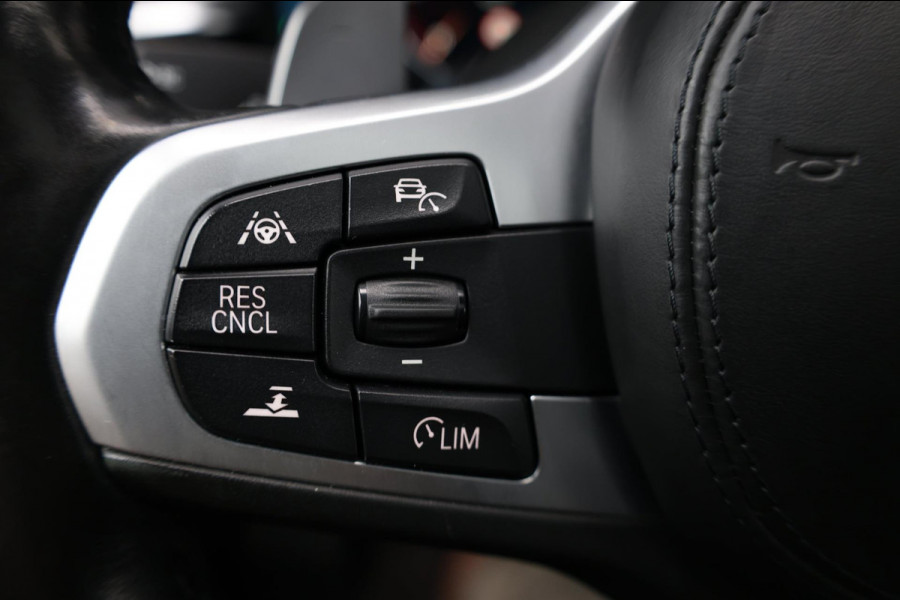 BMW 5 Serie M550i xDrive BOWERS&WILKINS/NIGHT/SOFTCLOSE/LEER+MASSAGE/20"/360 CAM/ACC/ECC/12 MND GARANTIE!