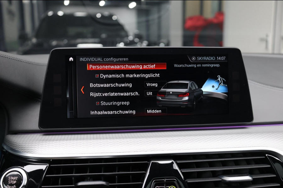 BMW 5 Serie M550i xDrive BOWERS&WILKINS/NIGHT/SOFTCLOSE/LEER+MASSAGE/20"/360 CAM/ACC/ECC/12 MND GARANTIE!