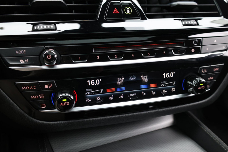 BMW 5 Serie M550i xDrive BOWERS&WILKINS/NIGHT/SOFTCLOSE/LEER+MASSAGE/20"/360 CAM/ACC/ECC/12 MND GARANTIE!