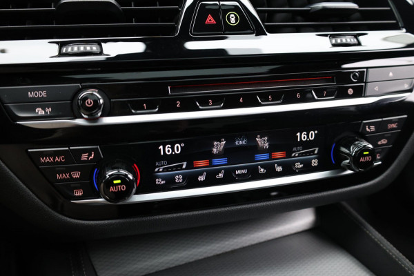 BMW 5 Serie M550i xDrive BOWERS&WILKINS/NIGHT/SOFTCLOSE/LEER+MASSAGE/20"/360 CAM/ACC/ECC/12 MND GARANTIE!