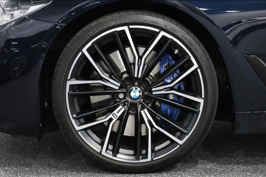 BMW 5 Serie M550i xDrive BOWERS&WILKINS/NIGHT/SOFTCLOSE/LEER+MASSAGE/20"/360 CAM/ACC/ECC/12 MND GARANTIE!