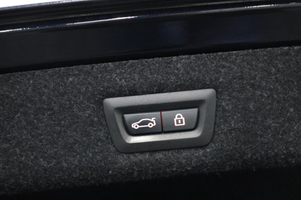 BMW 5 Serie M550i xDrive BOWERS&WILKINS/NIGHT/SOFTCLOSE/LEER+MASSAGE/20"/360 CAM/ACC/ECC/12 MND GARANTIE!