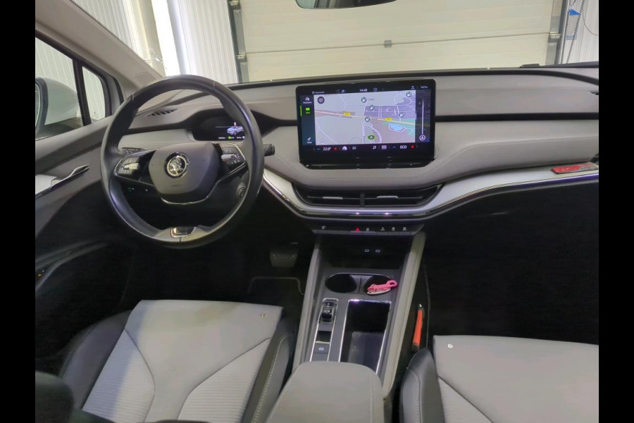 Škoda ENYAQ iV 60 | Trekhaak | Panorama | Navi |