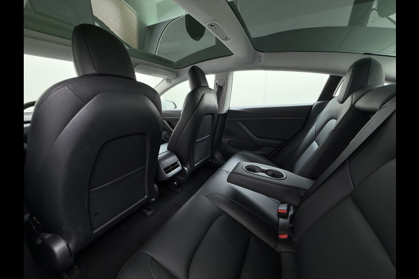 Tesla Model 3 SR Plus 325PK Lmv 18" AutoPilot FSD-3 Leder Pano-dak Adaptive-Cruise Camera's Elektr.-Stuur+Stoelen+Spiegels+Geheugen+Easy-Entry Navi LED Comfortstoelen ACC DAB Voorverwarmen interieur via App Keyless One-Pedal-Drive 1e Eigenaar Origineel Nederlandse Auto