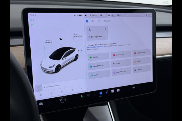 Tesla Model 3 SR Plus 325PK Lmv 18" AutoPilot FSD-3 Leder Pano-dak Adaptive-Cruise Camera's Elektr.-Stuur+Stoelen+Spiegels+Geheugen+Easy-Entry Navi LED Comfortstoelen ACC DAB Voorverwarmen interieur via App Keyless One-Pedal-Drive 1e Eigenaar Origineel Nederlandse Auto