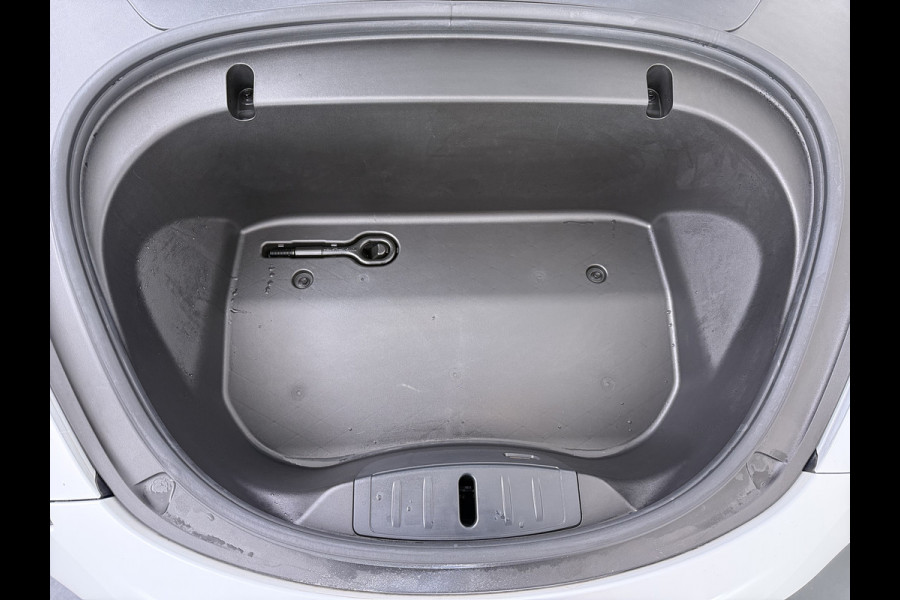 Tesla Model 3 SR Plus 325PK Lmv 18" AutoPilot FSD-3 Leder Pano-dak Adaptive-Cruise Camera's Elektr.-Stuur+Stoelen+Spiegels+Geheugen+Easy-Entry Navi LED Comfortstoelen ACC DAB Voorverwarmen interieur via App Keyless One-Pedal-Drive 1e Eigenaar Origineel Nederlandse Auto