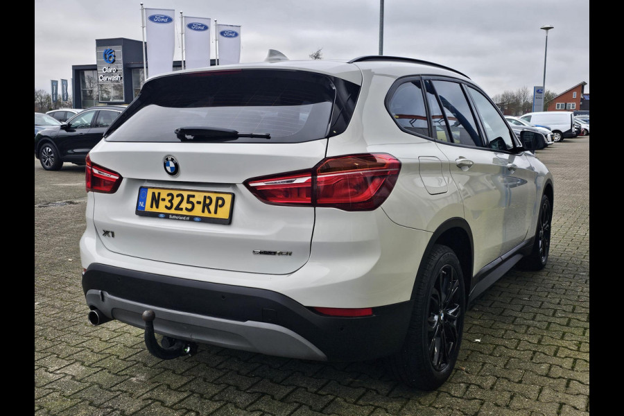BMW X1 sDrive18i | Trekhaak | Lederen Bekleding | Panoramadak | Cruise Control | Climate Control | 1.700 kg trekgewicht!