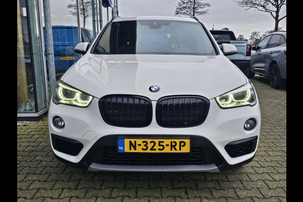 BMW X1 sDrive18i | Trekhaak | Lederen Bekleding | Panoramadak | Cruise Control | Climate Control | 1.700 kg trekgewicht!
