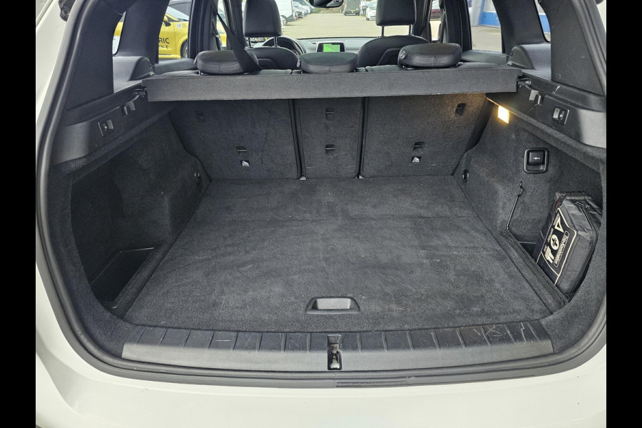 BMW X1 sDrive18i | Trekhaak | Lederen Bekleding | Panoramadak | Cruise Control | Climate Control | 1.700 kg trekgewicht!