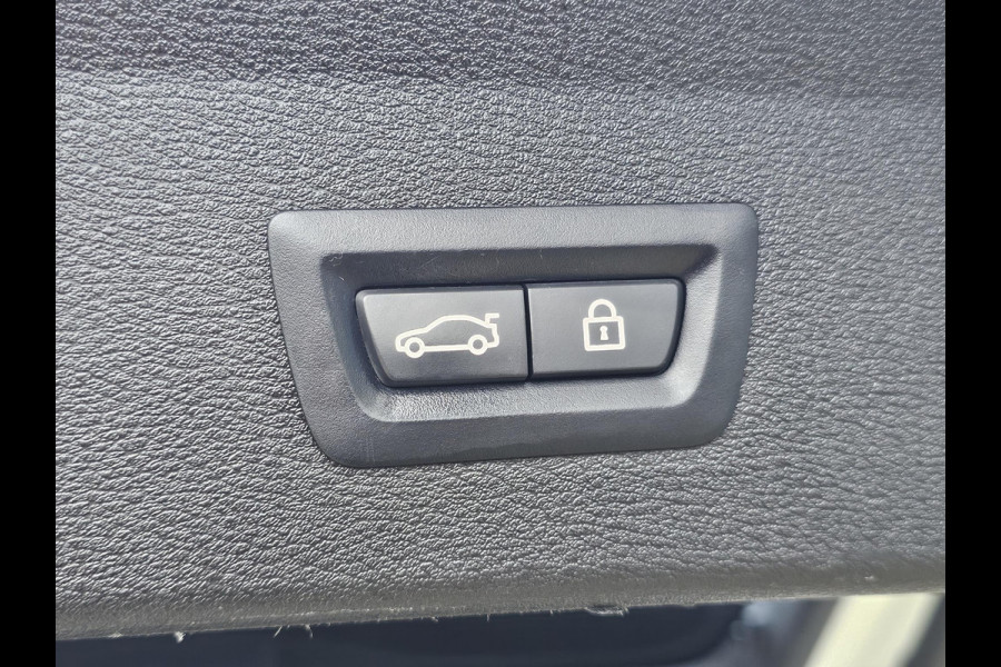 BMW X1 sDrive18i | Trekhaak | Lederen Bekleding | Panoramadak | Cruise Control | Climate Control | 1.700 kg trekgewicht!