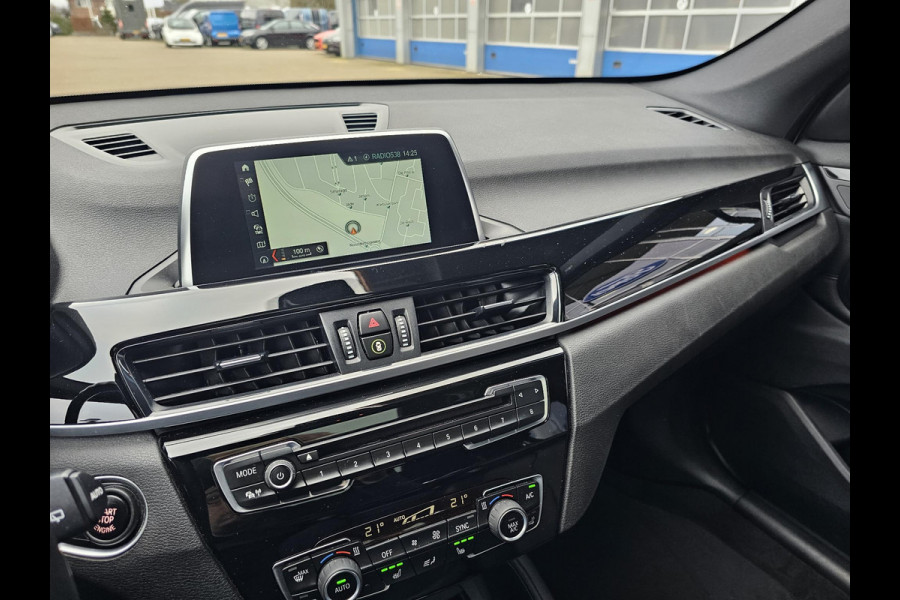 BMW X1 sDrive18i | Trekhaak | Lederen Bekleding | Panoramadak | Cruise Control | Climate Control | 1.700 kg trekgewicht!