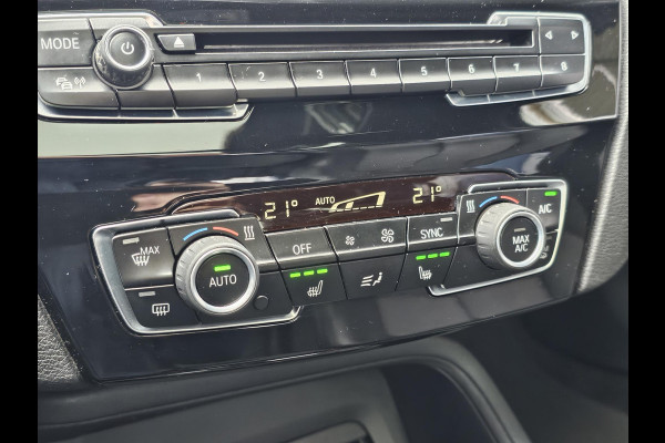 BMW X1 sDrive18i | Trekhaak | Lederen Bekleding | Panoramadak | Cruise Control | Climate Control | 1.700 kg trekgewicht!