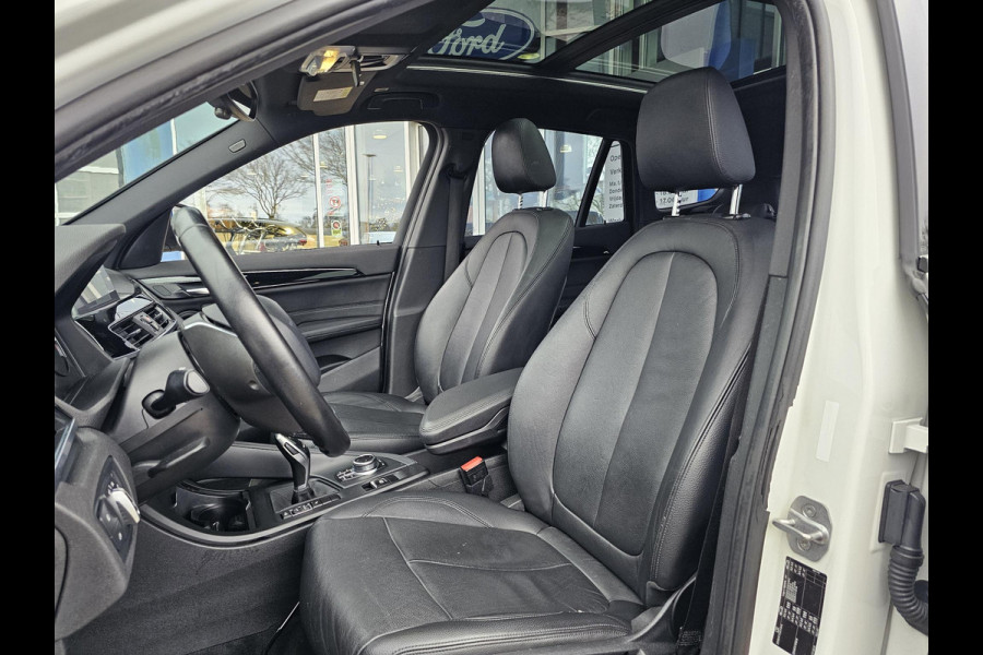 BMW X1 sDrive18i | Trekhaak | Lederen Bekleding | Panoramadak | Cruise Control | Climate Control | 1.700 kg trekgewicht!