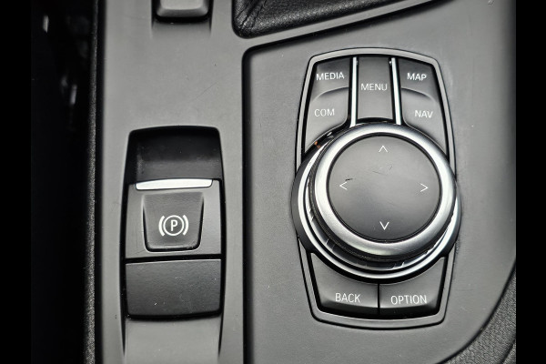 BMW X1 sDrive18i | Trekhaak | Lederen Bekleding | Panoramadak | Cruise Control | Climate Control | 1.700 kg trekgewicht!