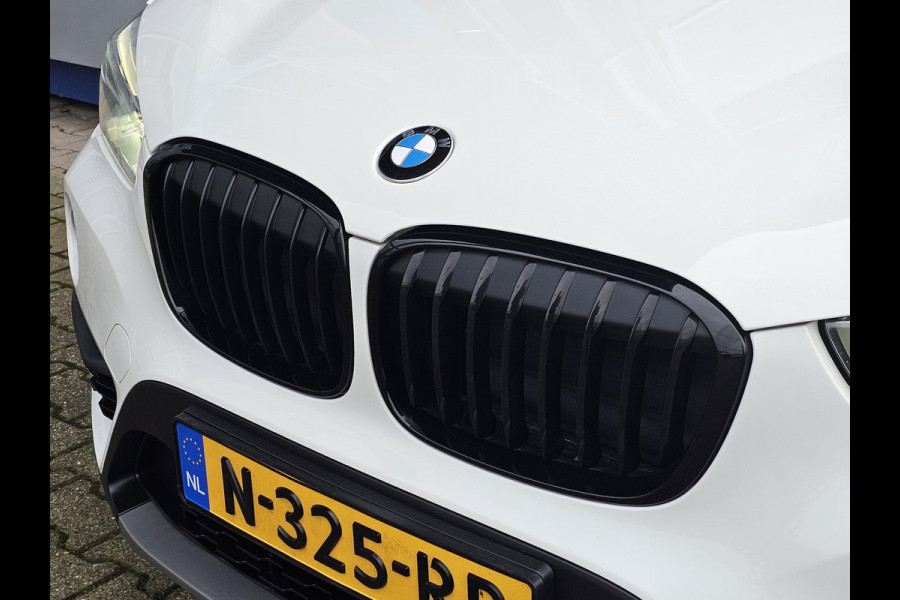 BMW X1 sDrive18i | Trekhaak | Lederen Bekleding | Panoramadak | Cruise Control | Climate Control | 1.700 kg trekgewicht!