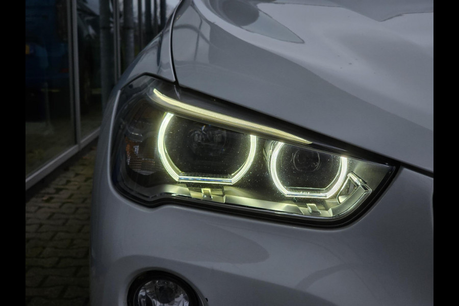 BMW X1 sDrive18i | Trekhaak | Lederen Bekleding | Panoramadak | Cruise Control | Climate Control | 1.700 kg trekgewicht!