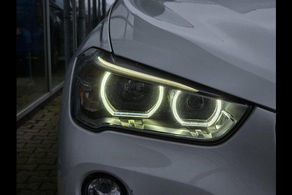 BMW X1 sDrive18i | Trekhaak | Lederen Bekleding | Panoramadak | Cruise Control | Climate Control | 1.700 kg trekgewicht!