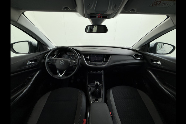 Opel Grandland X T-131PK Navi Ecc Apple Carplay Android Business Executive Cruise Control Pdc DAB+ Elek.Achterklep Isofix Bluetooth Lane Assist Privacy Glas Wifi Keurig onderhouden Opel Grandland Distributie bij 94.dkm vervangen! Laatste beurt bij 116dkm