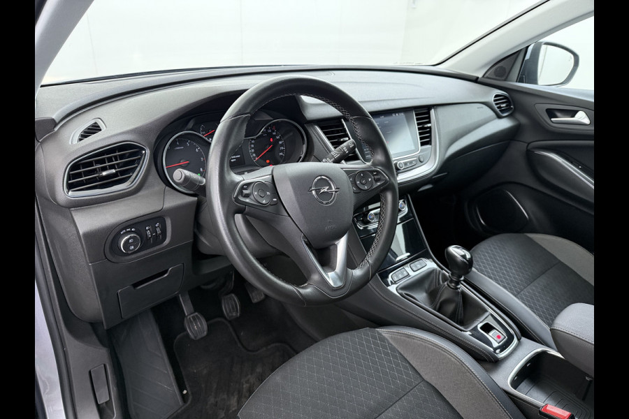 Opel Grandland X T-131PK Navi Ecc Apple Carplay Android Business Executive Cruise Control Pdc DAB+ Elek.Achterklep Isofix Bluetooth Lane Assist Privacy Glas Wifi Keurig onderhouden Opel Grandland Distributie bij 94.dkm vervangen! Laatste beurt bij 116dkm