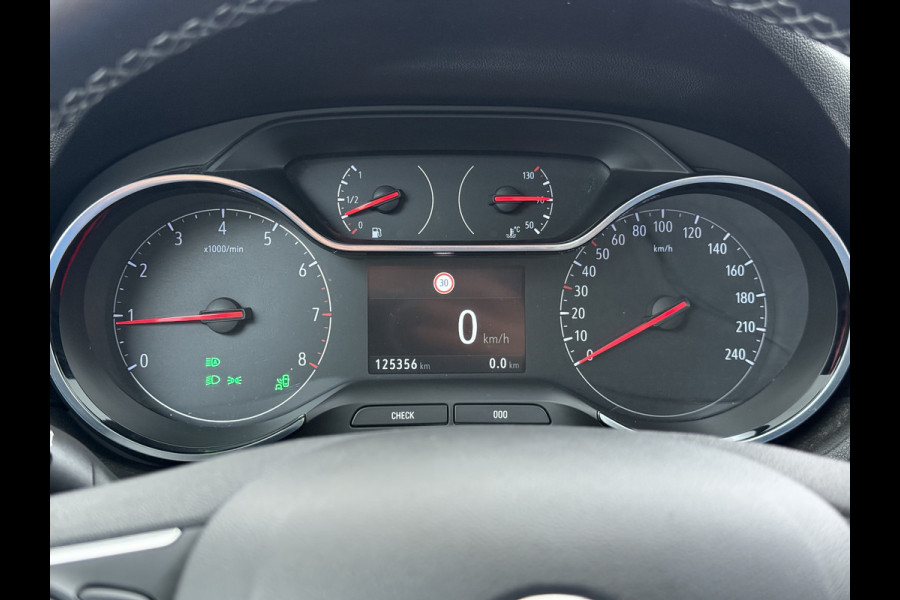 Opel Grandland X T-131PK Navi Ecc Apple Carplay Android Business Executive Cruise Control Pdc DAB+ Elek.Achterklep Isofix Bluetooth Lane Assist Privacy Glas Wifi Keurig onderhouden Opel Grandland Distributie bij 94.dkm vervangen! Laatste beurt bij 116dkm