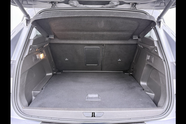 Opel Grandland X T-131PK Navi Ecc Apple Carplay Android Business Executive Cruise Control Pdc DAB+ Elek.Achterklep Isofix Bluetooth Lane Assist Privacy Glas Wifi Keurig onderhouden Opel Grandland Distributie bij 94.dkm vervangen! Laatste beurt bij 116dkm