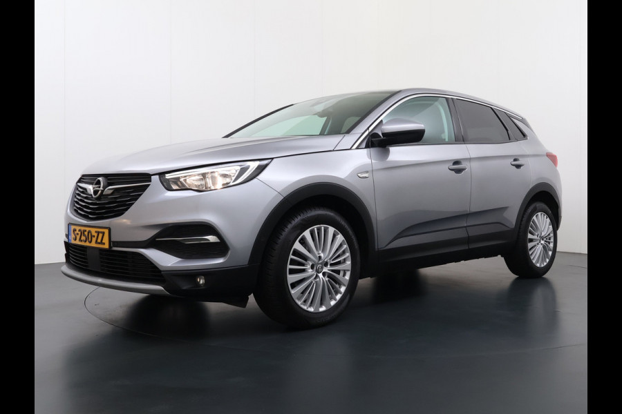 Opel Grandland X T-131PK Navi Ecc Apple Carplay Android Business Executive Cruise Control Pdc DAB+ Elek.Achterklep Isofix Bluetooth Lane Assist Privacy Glas Wifi Keurig onderhouden Opel Grandland Distributie bij 94.dkm vervangen! Laatste beurt bij 116dkm