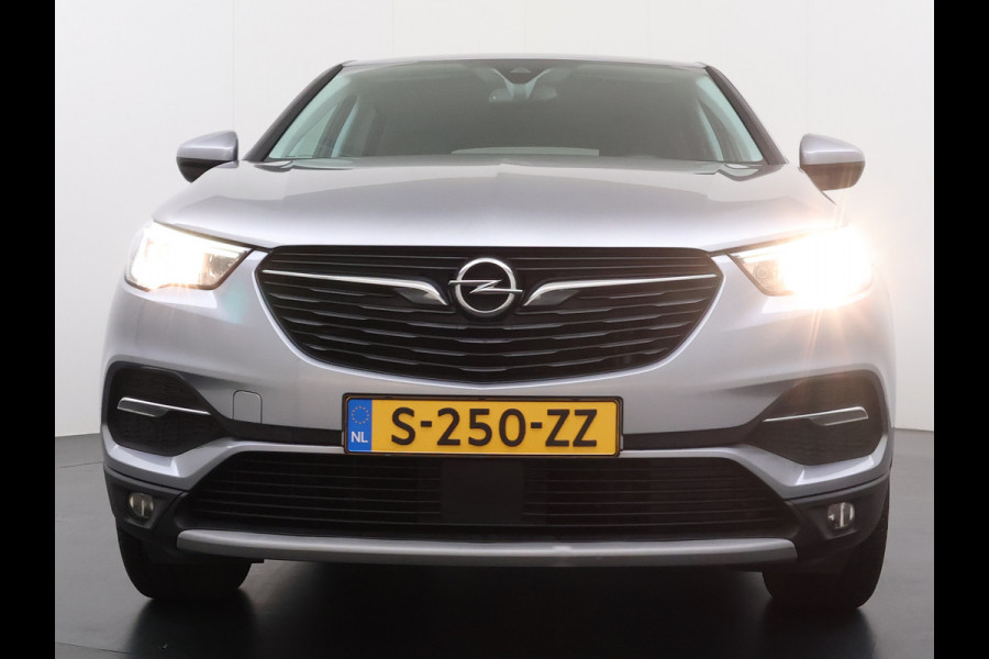 Opel Grandland X T-131PK Navi Ecc Apple Carplay Android Business Executive Cruise Control Pdc DAB+ Elek.Achterklep Isofix Bluetooth Lane Assist Privacy Glas Wifi Keurig onderhouden Opel Grandland Distributie bij 94.dkm vervangen! Laatste beurt bij 116dkm