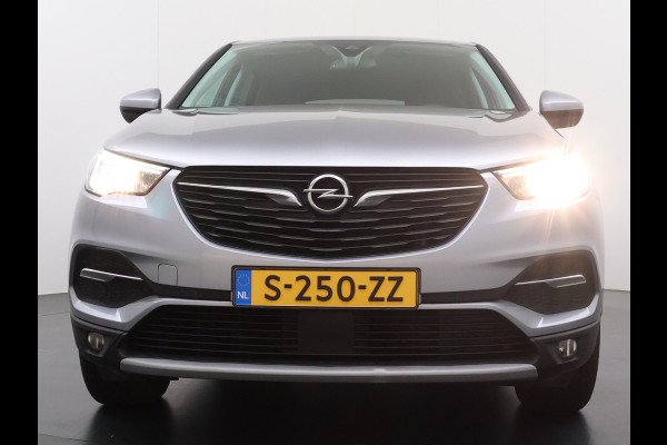 Opel Grandland X T-131PK Navi Ecc Apple Carplay Android Business Executive Cruise Control Pdc DAB+ Elek.Achterklep Isofix Bluetooth Lane Assist Privacy Glas Wifi Keurig onderhouden Opel Grandland Distributie bij 94.dkm vervangen! Laatste beurt bij 116dkm
